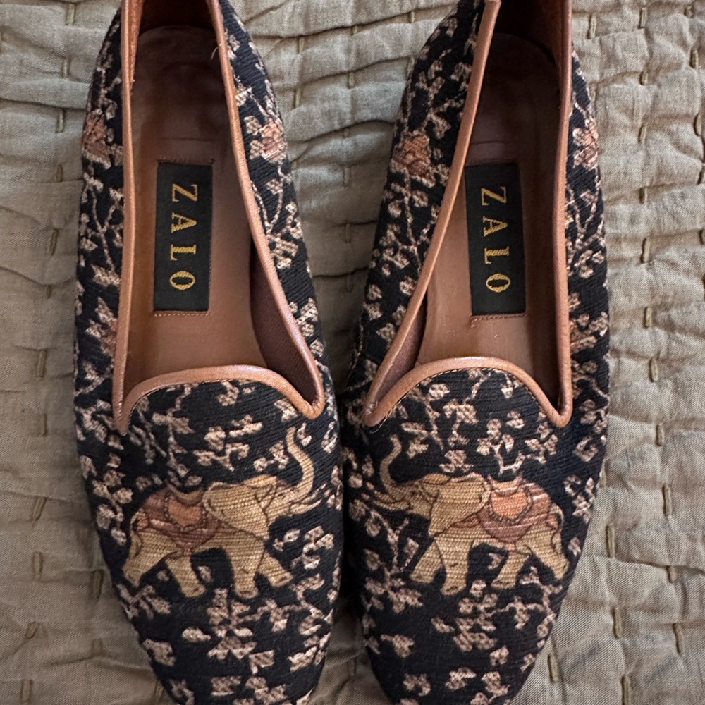 Anthropologie Zalo Needlepoint Tapestry Smoking Slippers size 7